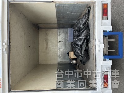 2003年 堅達三噸半 六輪  含車廂！