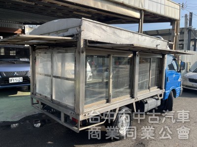 2011年 載卡多 全台絕無僅有 白鐵斗食品櫃櫥窗 打開即可做生意❗️