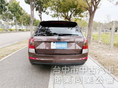 2015年 SKODA 全新改款 Octavia 1.8T汽油渦輪 Combi旅行車