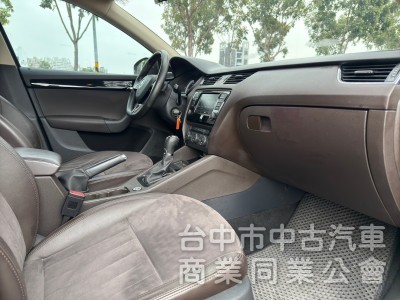 2015年 SKODA 全新改款 Octavia 1.8T汽油渦輪 Combi旅行車