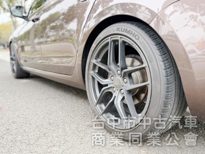 2015年 SKODA 全新改款 Octavia 1.8T汽油渦輪 Combi旅行車