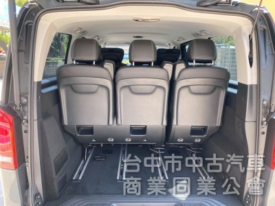 2022式 V250d 第二排頭等艙尊榮座椅 選配七人座 智慧駕駛輔助套件 迎賓燈 /氛圍燈