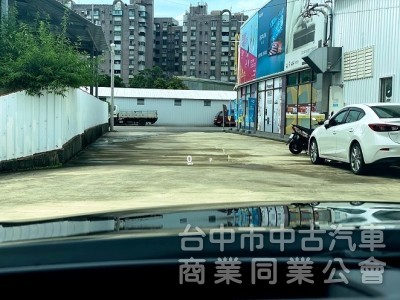 LS500 旗艦版 低里程 雙渦輪增壓 421匹大馬力 後座電視影音 氣動按摩座椅 20吋霧黑鋁圈