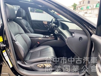 LS500 旗艦版 低里程 雙渦輪增壓 421匹大馬力 後座電視影音 氣動按摩座椅 20吋霧黑鋁圈