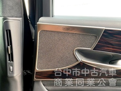 LS500 旗艦版 低里程 雙渦輪增壓 421匹大馬力 後座電視影音 氣動按摩座椅 20吋霧黑鋁圈