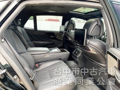 LS500 旗艦版 低里程 雙渦輪增壓 421匹大馬力 後座電視影音 氣動按摩座椅 20吋霧黑鋁圈
