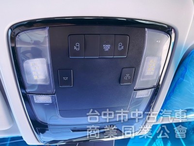 2024 Staria GLD-C 頂級8人座 數位儀錶 雙電動滑門 全速域自動跟車 6氣囊 原廠保固中！