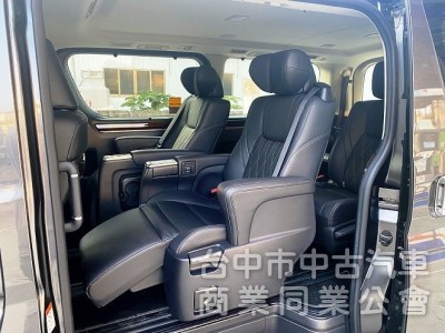 2022 Toyota Granvia 9人座旗艦版 超低里程 僅跑2萬公里！原廠保固中 商務自用載客首選~