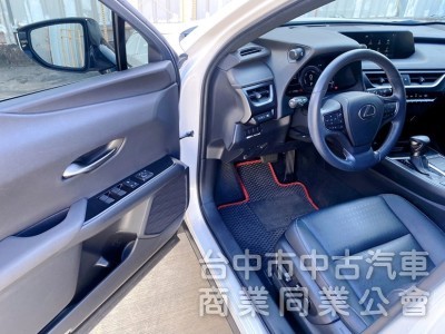 2020 UX250h 油電 省油 低里程 Level2 全套智慧駕駛