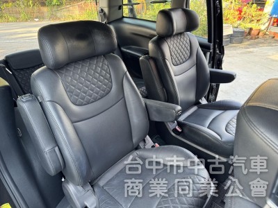 豪華7人座休旅車