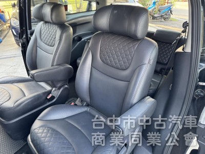 豪華7人座休旅車