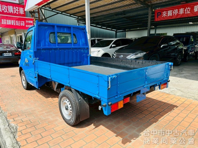 全新領牌車，自排