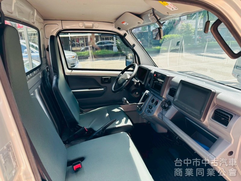 低里程小貨車