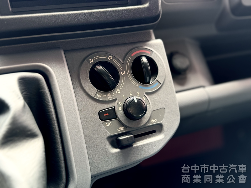 一手車！僅跑2萬8！車室空間大！同級距車斗最寬長！雙安！循跡防滑！ABS！可全貸！全省保固！大甲在地深耕30年老店！ 