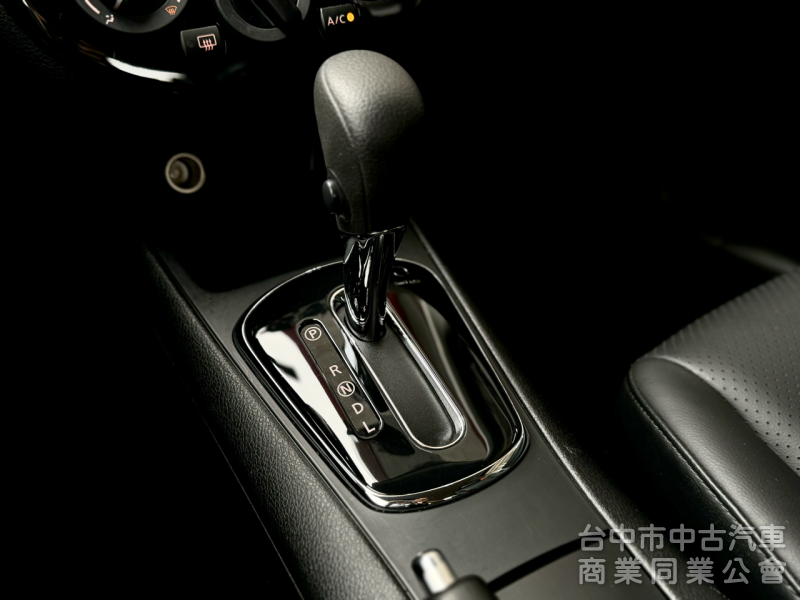 低里程！僅跑4萬！小車大空間！6氣囊！藍芽影音 倒車顯影 前後紀錄！後座出風口！原鈑件！可全貸！台中在地深耕30年老店！