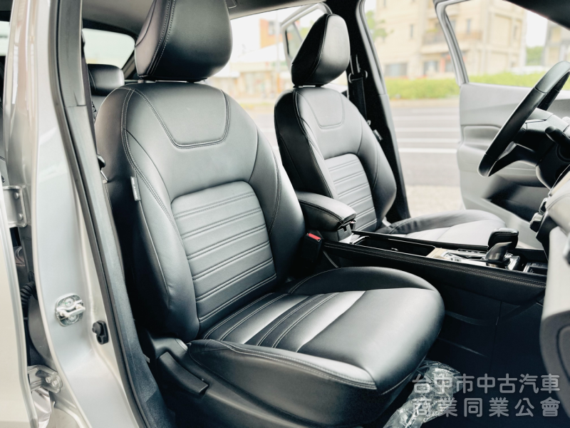 旗艦版！僅跑3萬！新車保固！環景 ACC跟車 盲點 恆溫 CarPaly 車道偏移！原鈑件！可全貸！台中在地30年老店！