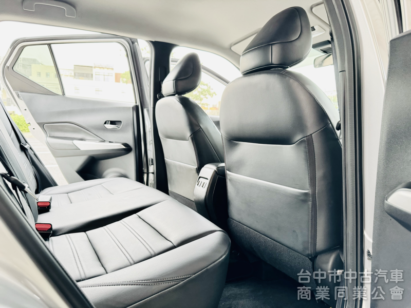 旗艦版！僅跑3萬！新車保固！環景 ACC跟車 盲點 恆溫 CarPaly 車道偏移！原鈑件！可全貸！台中在地30年老店！