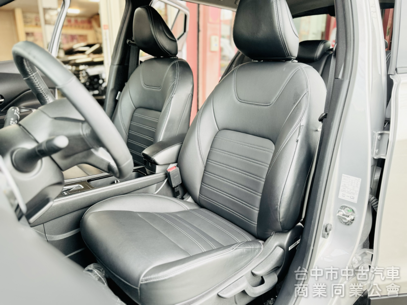旗艦版！僅跑3萬！新車保固！環景 ACC跟車 盲點 恆溫 CarPaly 車道偏移！原鈑件！可全貸！台中在地30年老店！