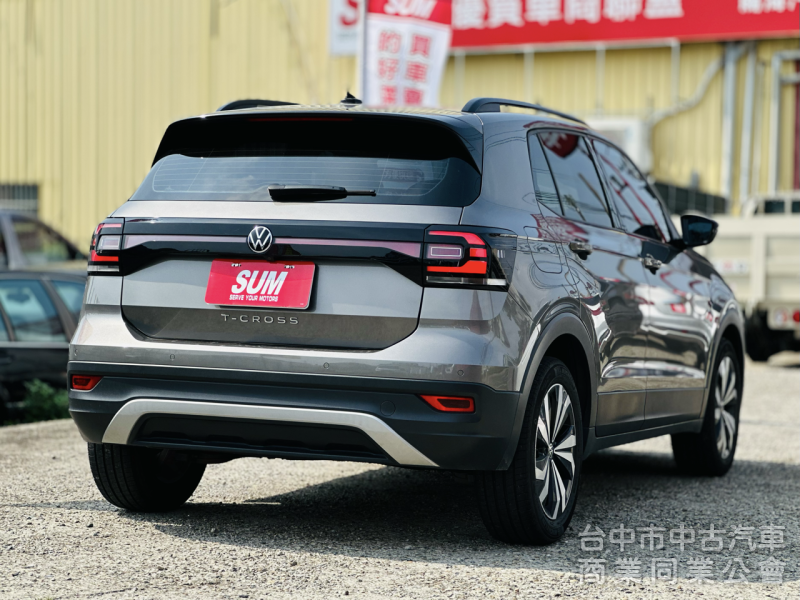 搶先看～新車保固中！原廠保養！ACC跟車 無線充電 CarPlay 雙區恆溫！原鈑件！可全貸！台中在地30年老店！