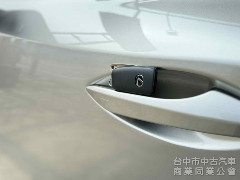 搶先看～曜黑版！全速域ACC跟車！F Sport空力套件！盲點 CarPlay 9氣囊！原鈑！可全貸！台中在地30年老店
