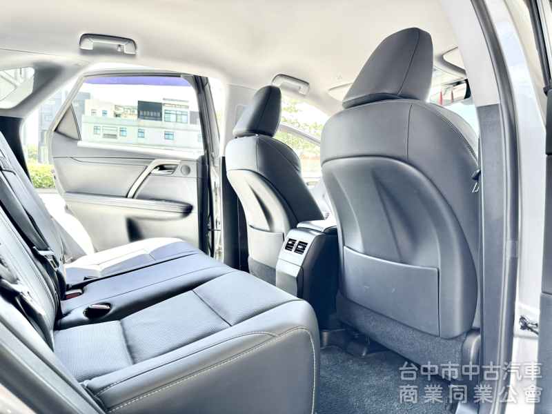 曜黑限量版！僅跑3萬！新車保固！ACC跟車 盲點 通風椅 電尾門 CarPlay！原鈑件！可全貸！台中在地深耕30年老店