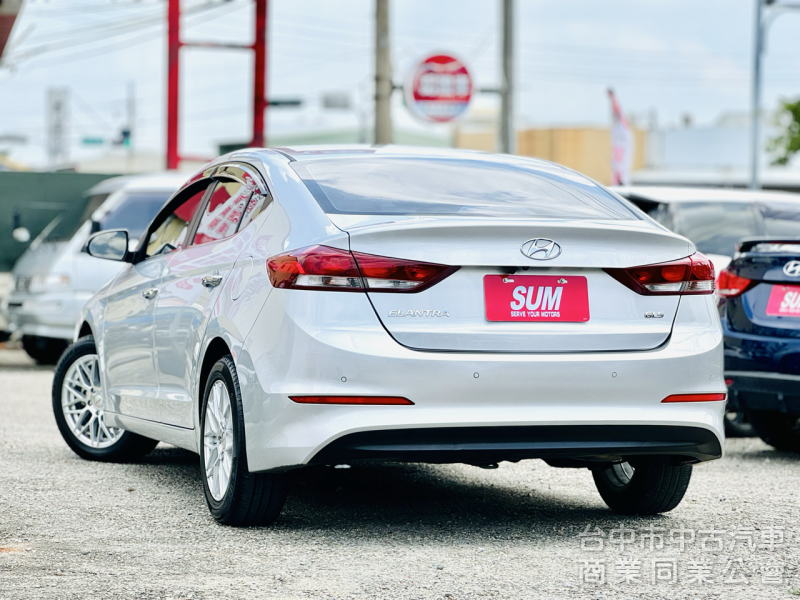 搶先看！一手車！豪華版！六安！定速！無線CarPlay！前後記錄器！後座出風口！原鈑件！可全貸！台中在地深耕30年老店！