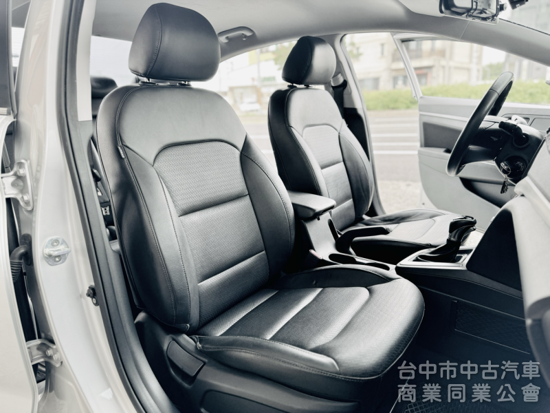 搶先看！一手車！豪華版！六安！定速！無線CarPlay！前後記錄器！後座出風口！原鈑件！可全貸！台中在地深耕30年老店！