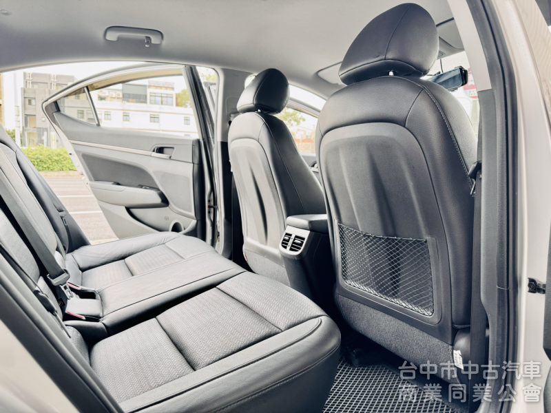 搶先看！一手車！豪華版！六安！定速！無線CarPlay！前後記錄器！後座出風口！原鈑件！可全貸！台中在地深耕30年老店！