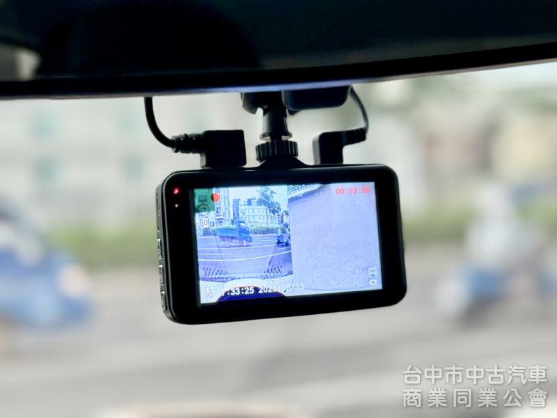 搶先看！省油代步車！雙安全氣囊！前後紀錄器！胎壓偵測！藍芽影音！可全貸！台中在地深耕30年老店！