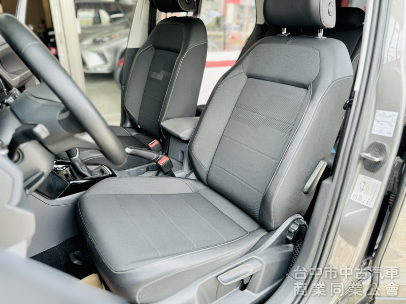 原廠保養！ACC跟車！盲點！數位儀表！CarPlay！自動停車！可全貸！售後保固！台中在地深耕30年老店！