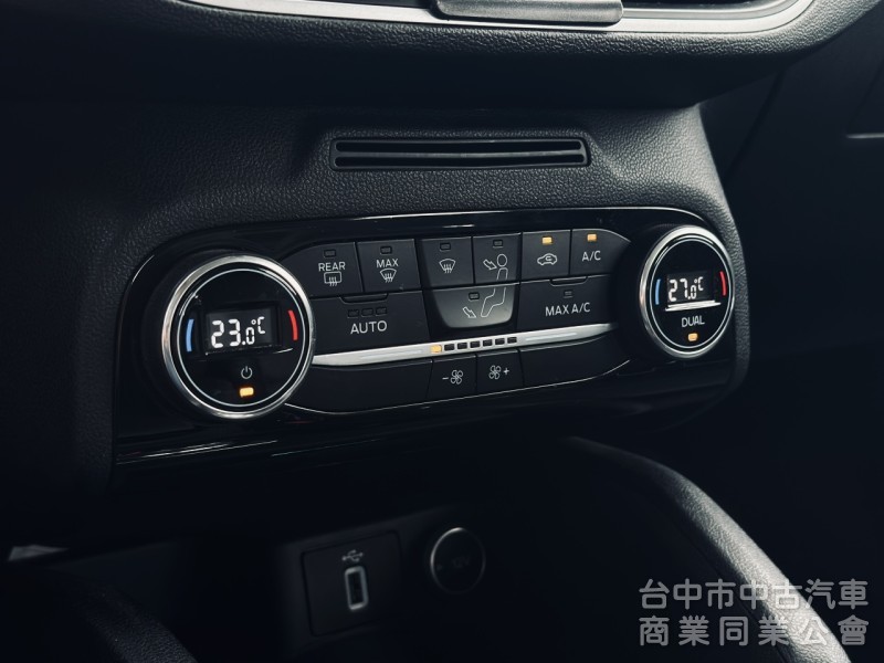 一手車！免鑰匙 雙區恆溫 撥片 6安 CarPlay 後座出風口 前後紀錄！原鈑件！可全貸！台中在地30年老店！