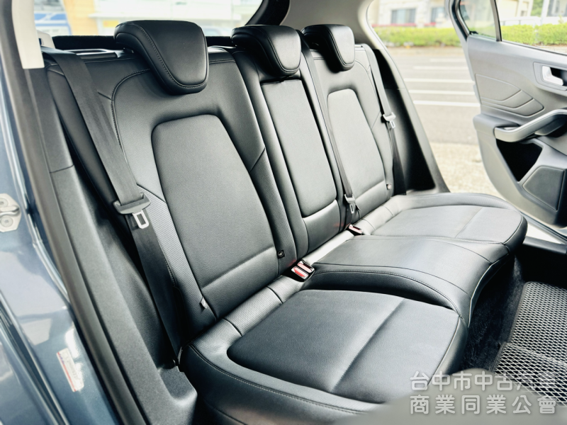 一手車！免鑰匙 雙區恆溫 撥片 6安 CarPlay 後座出風口 前後紀錄！原鈑件！可全貸！台中在地30年老店！