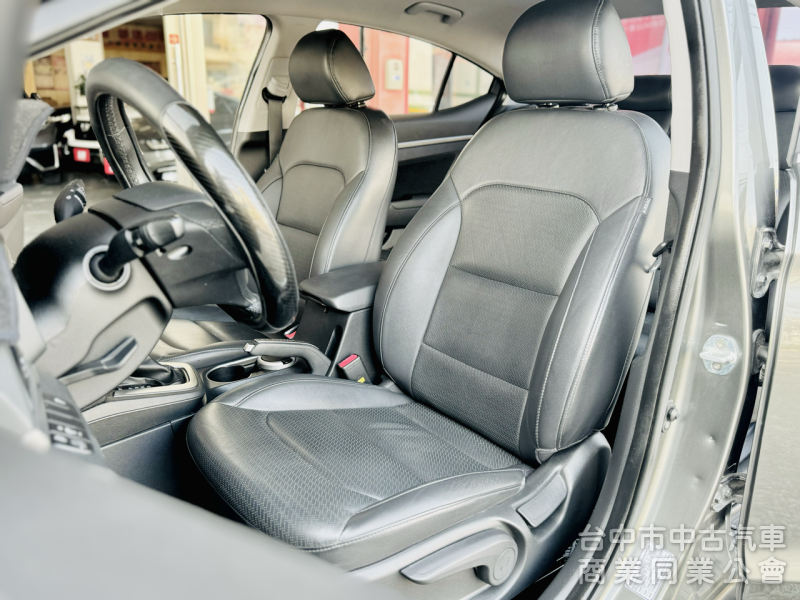 搶先看！一手車！省油省稅！6安 盲點 抬頭顯示 自動頭燈 後座出風口 前後紀錄器！可全貸！售後保固！台中在地30年老店！