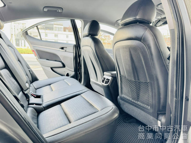 搶先看！一手車！省油省稅！6安 盲點 抬頭顯示 自動頭燈 後座出風口 前後紀錄器！可全貸！售後保固！台中在地30年老店！