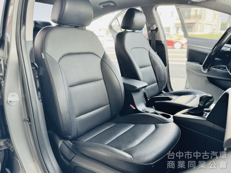 搶先看！一手車！省油省稅！6安 盲點 抬頭顯示 自動頭燈 後座出風口 前後紀錄器！可全貸！售後保固！台中在地30年老店！