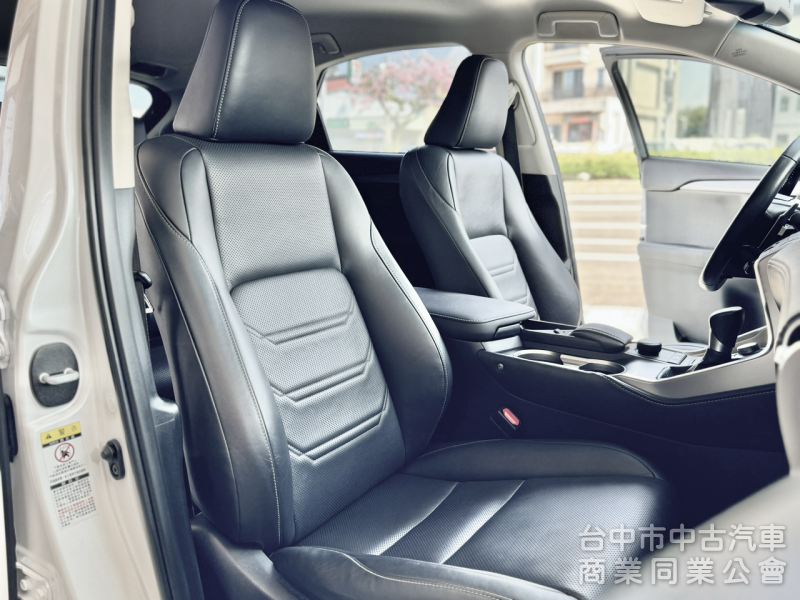 一手車！原廠保養！渦輪引擎！雙電動通風椅！I-KEY！數位電視！電尾門！藍芽！原鈑件！可全貸！台中在地深耕30年老店！