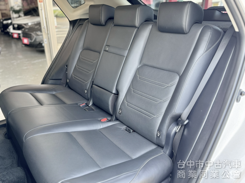 一手車！原廠保養！渦輪引擎！雙電動通風椅！I-KEY！數位電視！電尾門！藍芽！原鈑件！可全貸！台中在地深耕30年老店！
