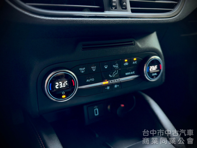 一手車！Lommel X賽道版！僅跑2萬！電動椅 ACC跟車 盲點 抬頭顯示 CarPlay 換檔撥片！原鈑件！可全貸！