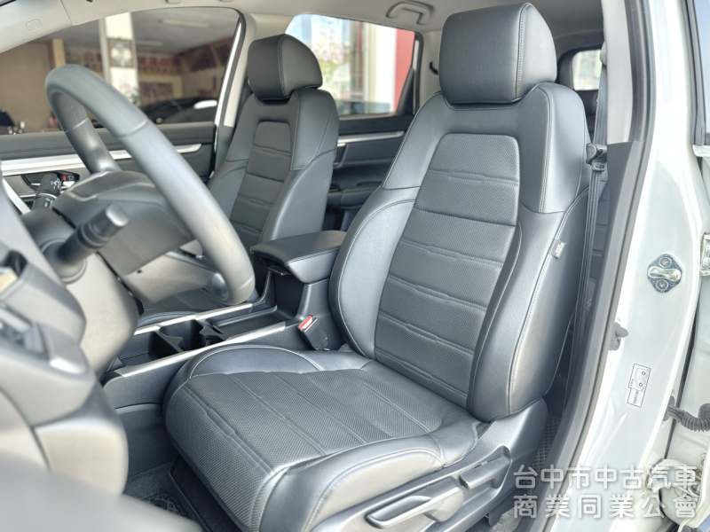 5.5代小改款！ACC跟車 無線CarPlay 車道維持！原鈑件！可全貸！兩年5萬公里保固！台中在地30年老店！