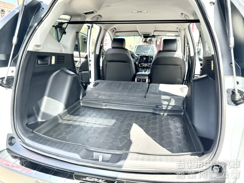 5.5代小改款！ACC跟車 無線CarPlay 車道維持！原鈑件！可全貸！兩年5萬公里保固！台中在地30年老店！