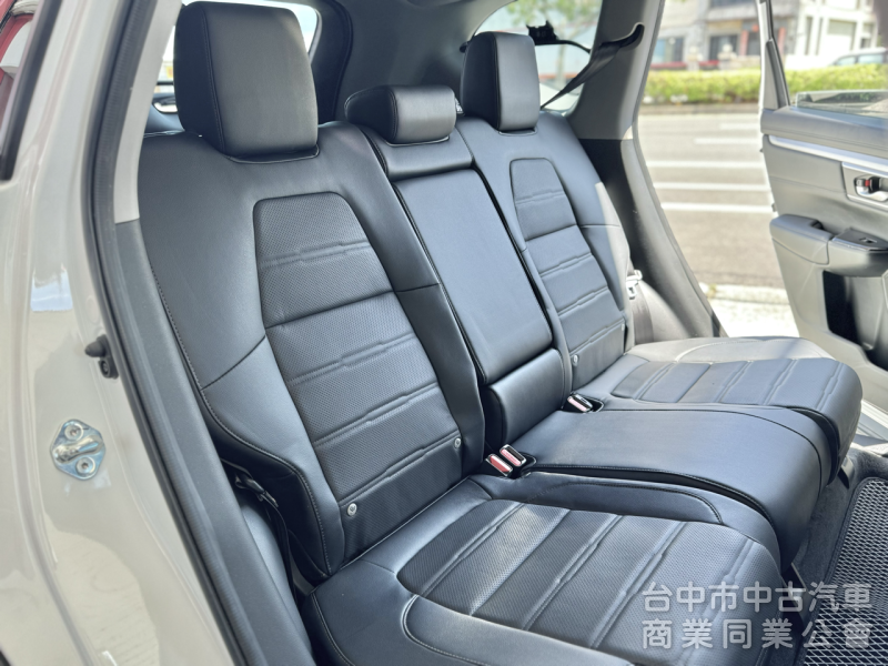 5.5代小改款！ACC跟車 無線CarPlay 車道維持！原鈑件！可全貸！兩年5萬公里保固！台中在地30年老店！