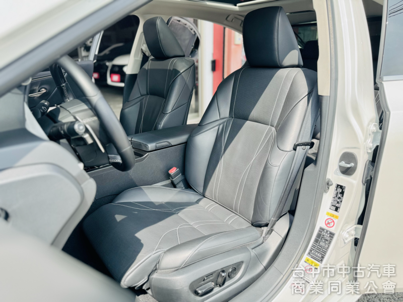 旗艦版！僅跑7萬！ACC跟車 全景天窗 ML音響 雙前通風椅 盲點 抬頭顯示 電動尾門  無線充電 後座遮陽簾！原鈑件！