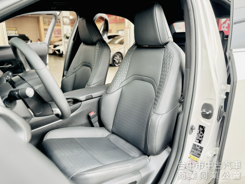 20年領牌！小改款！全速域ACC！一手車！原廠保養！盲點 CarPlay 雙前座電熱椅！原鈑件！可全貸！台中在地30年！