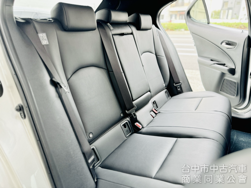 20年領牌！小改款！全速域ACC！一手車！原廠保養！盲點 CarPlay 雙前座電熱椅！原鈑件！可全貸！台中在地30年！