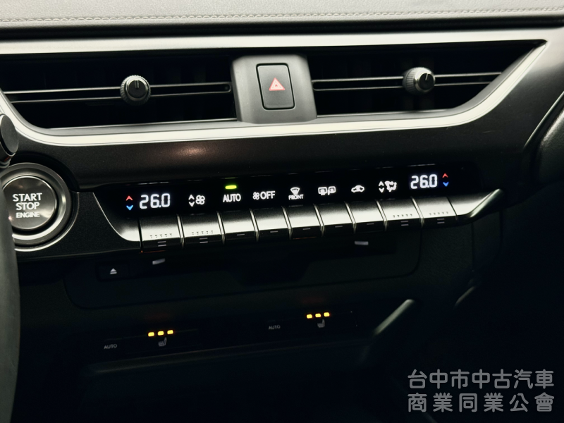 20年領牌！小改款！全速域ACC！一手車！原廠保養！盲點 CarPlay 雙前座電熱椅！原鈑件！可全貸！台中在地30年！
