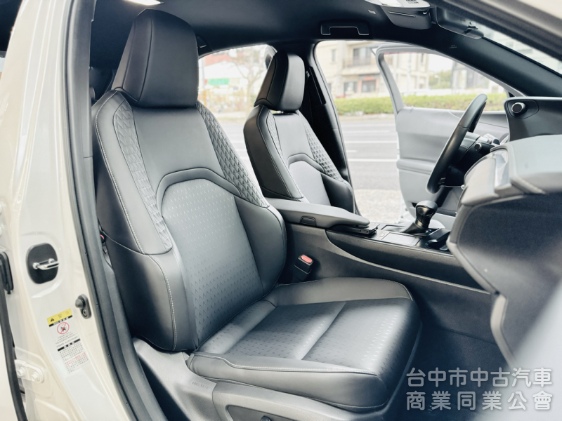 20年領牌！小改款！全速域ACC！一手車！原廠保養！盲點 CarPlay 雙前座電熱椅！原鈑件！可全貸！台中在地30年！