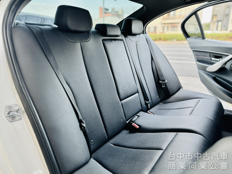 一手車！小改款！B48引擎！耗材已更新！換檔撥片 定速巡航 雙區恆溫 導航 倒車影像！可全貸！台中在地深耕30年老店！