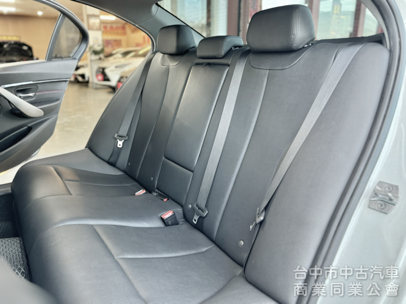 一手車！小改款！B48引擎！耗材已更新！換檔撥片 定速巡航 雙區恆溫 導航 倒車影像！可全貸！台中在地深耕30年老店！