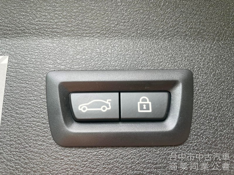 汎亞汽車 BMW X1 SDRIVE20i 全車原鈑 完美車況 超低里程