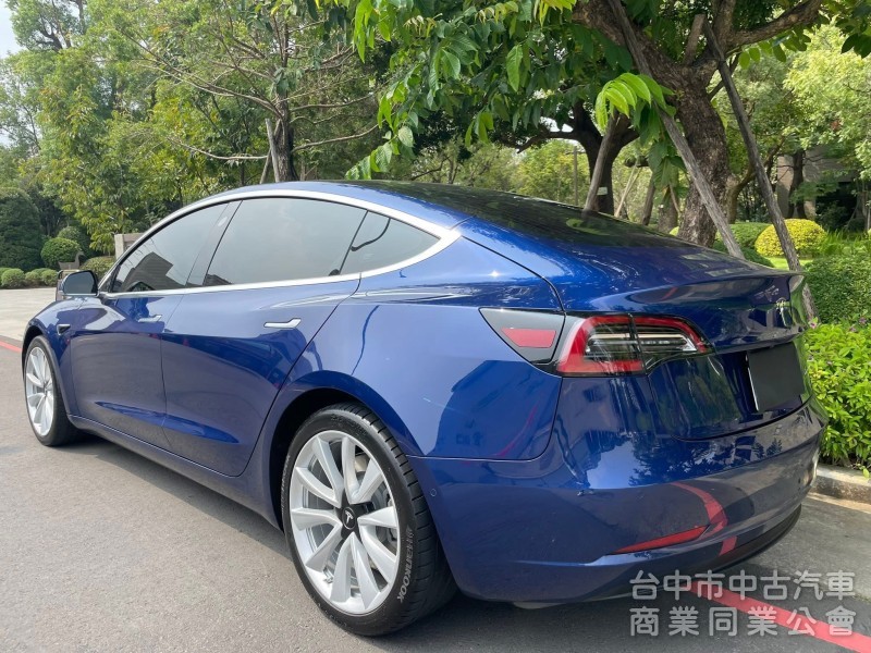 汎亞汽車 2020 Tesla Model 3 超低里程2.5萬公里 全車原鈑件，內外都漂亮 認證AA等級